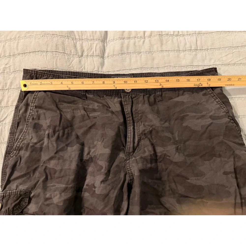 Buckle Black Mens Athletic Fit Cargo Shorts Grey Camo Size 38 Ripstop Utility